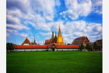 8 Days 7 Nights Bangkok + Phitsanuloke + Lampang + Chiang Mai + Chiang Rai + Chiang Mai tour Around Trip.